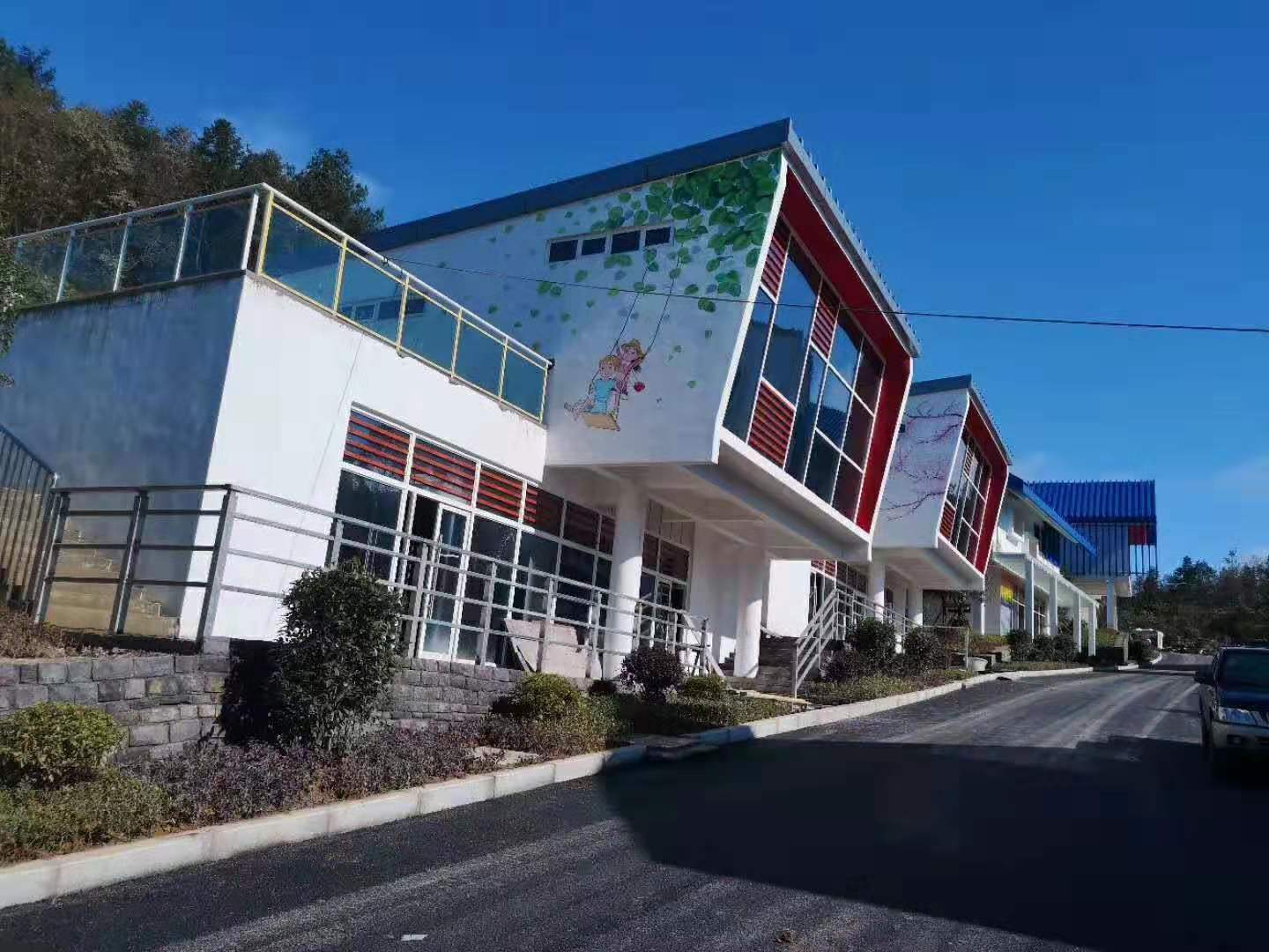 武隆白馬山風情小鎮鋁板工程